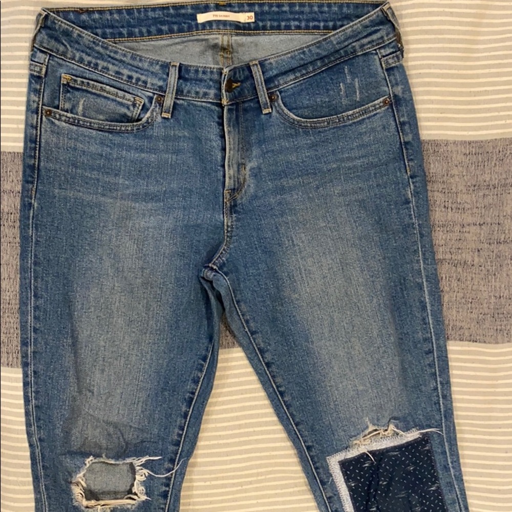 711 skinny size: 30
